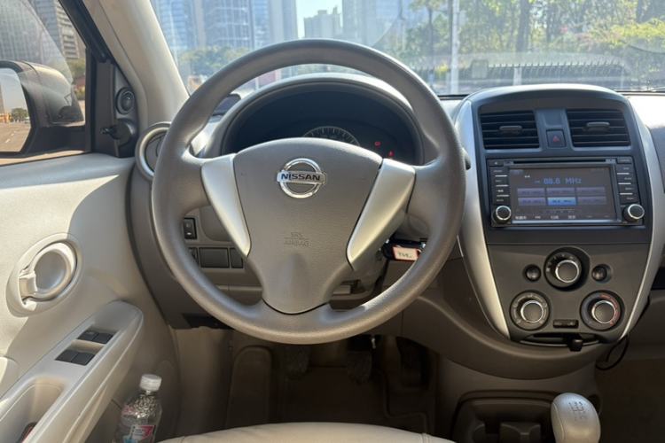 Used Nissan Sunny 2015 1.5XE Manual Comfort Edition Interior 3