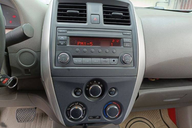 Used Nissan Sunny 2015 1.5XE CVT Comfort Edition Interior 3