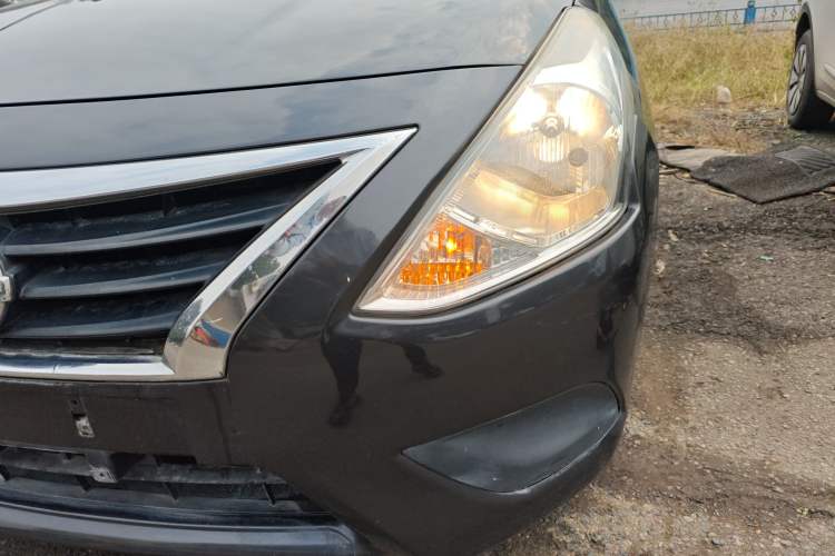 Used Nissan Sunny 2015 1.5XE CVT Comfort Edition Left Front Headlight