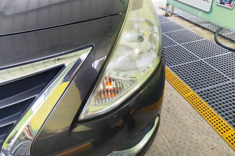 Used Nissan Sunny 2015 1.5XE Manual Comfort Edition Left Front Headlight