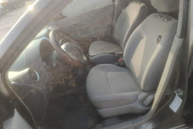 Used Nissan Sunny 2015 1.5XE CVT Master Edition Left Front Seat