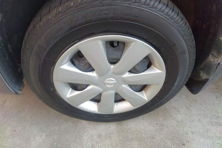 Used Nissan Sunny 2015 1.5XE CVT Comfort Edition Left Front Wheel Hub