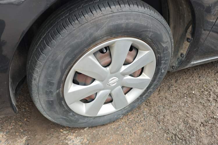 Used Nissan Sunny 2015 1.5XE CVT Comfort Edition Left Front Wheel Hub
