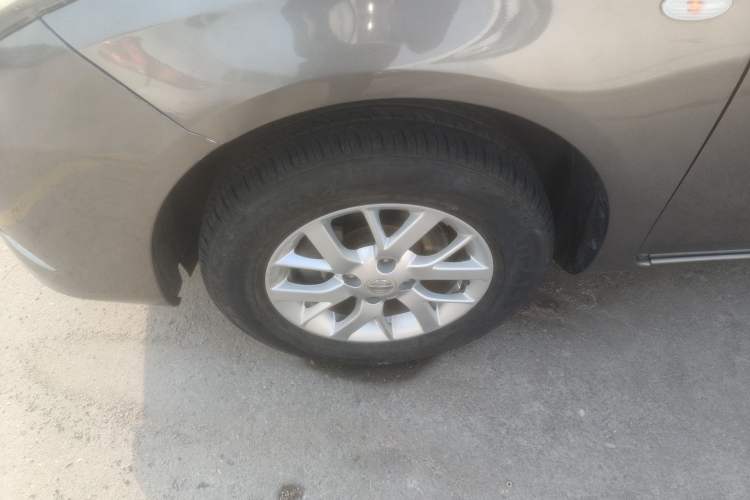 Used Nissan Sunny 2015 1.5XE CVT Master Edition Left Front Wheel Hub