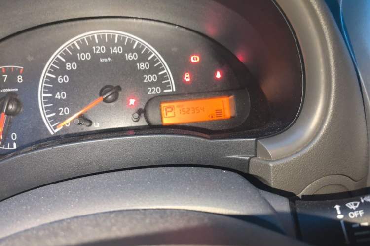 Used Nissan Sunny 2015 1.5XE CVT Comfort Edition Odometer Close Up