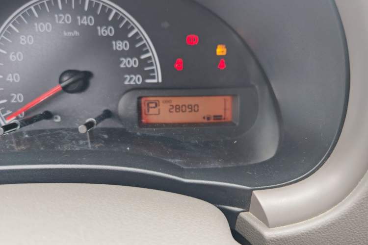 Used Nissan Sunny 2015 1.5XE CVT Master Edition Odometer Close Up
