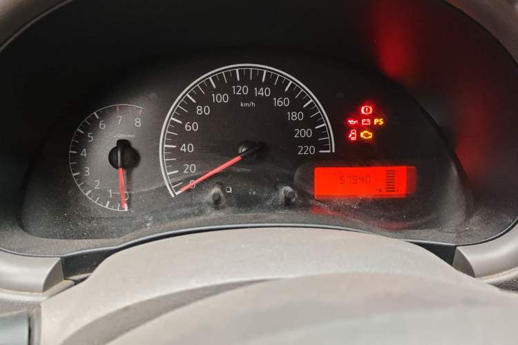 Used Nissan Sunny 2015 1.5XE Manual Comfort Edition Odometer Close Up