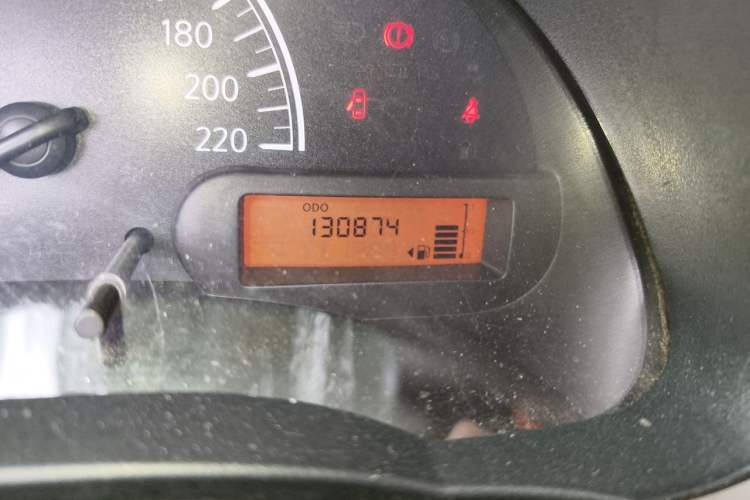 Used Nissan Sunny 2015 1.5XE Manual Comfort Edition Odometer Close Up