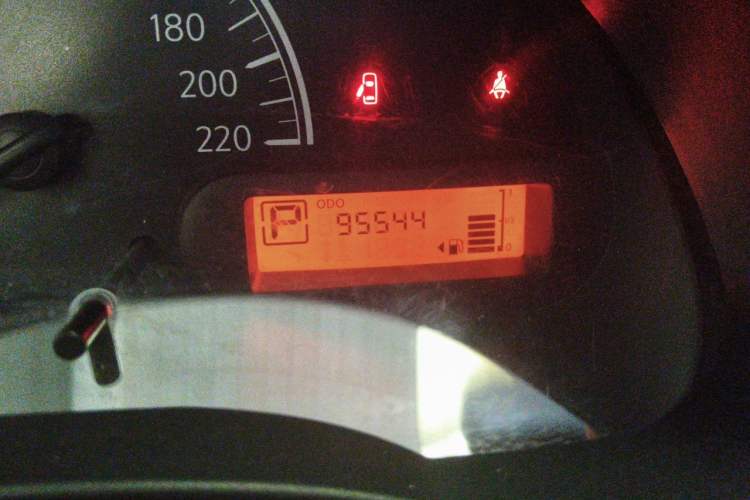 Used Nissan Sunny 2015 1.5XE CVT Comfort Edition Odometer Close Up