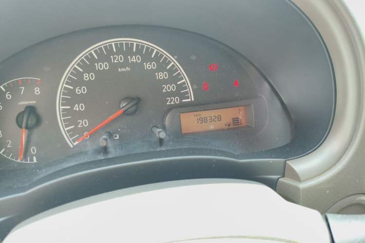 Used Nissan Sunny 2015 1.5XE Manual Elite Edition Odometer Close Up