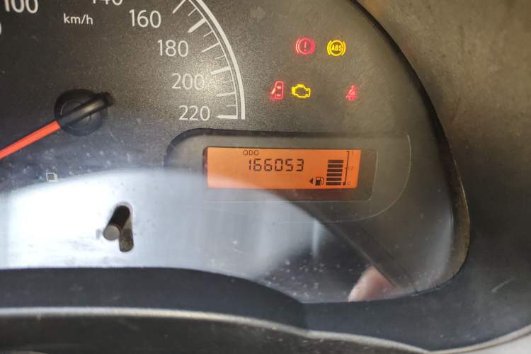 Used Nissan Sunny 2015 1.5XE Manual Comfort Edition Odometer Close Up