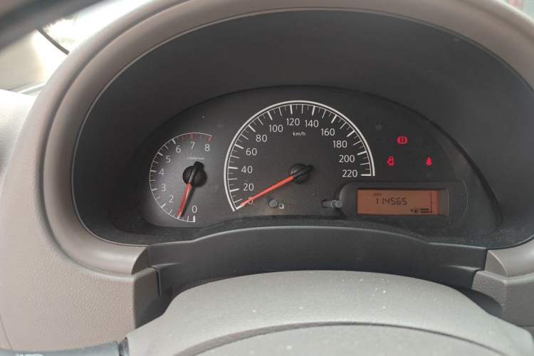 Used Nissan Sunny 2015 1.5XE Manual Elite Edition Odometer Close Up