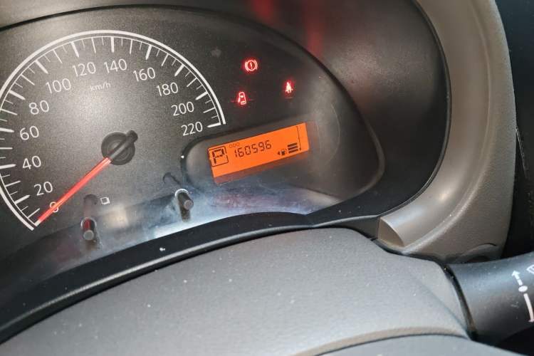Used Nissan Sunny 2015 1.5XE CVT Comfort Edition Odometer Close Up