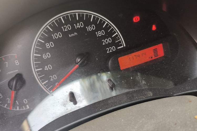 Used Nissan Sunny 2015 1.5XE Manual Comfort Edition Odometer Close Up