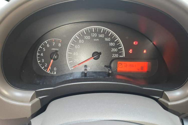 Used Nissan Sunny 2015 1.5XE CVT Comfort Edition Odometer Close Up
