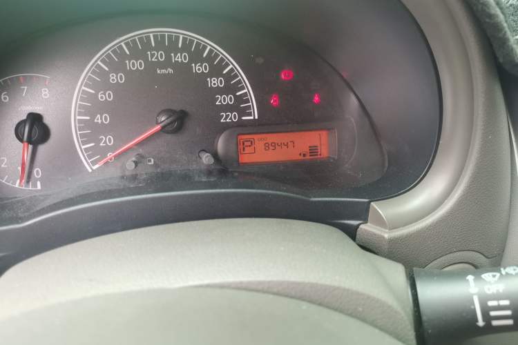 Used Nissan Sunny 2015 1.5XE CVT Master Edition Odometer Close Up