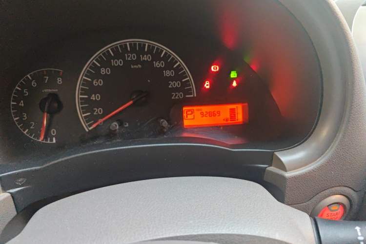 Used Nissan Sunny 2015 1.5XE CVT Master Edition Odometer Close Up