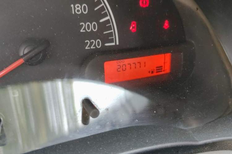 Used Nissan Sunny 2015 1.5XE Manual Comfort Edition Odometer Close Up