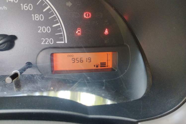 Used Nissan Sunny 2015 1.5XE Manual Comfort Edition Odometer Close Up