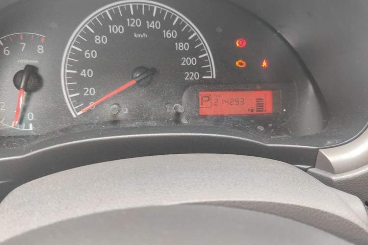 Used Nissan Sunny 2015 1.5XE CVT Comfort Edition Odometer Close Up