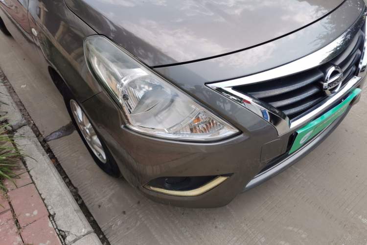 Used Nissan Sunny 2015 1.5XE Manual Comfort Edition Right Front Headlight