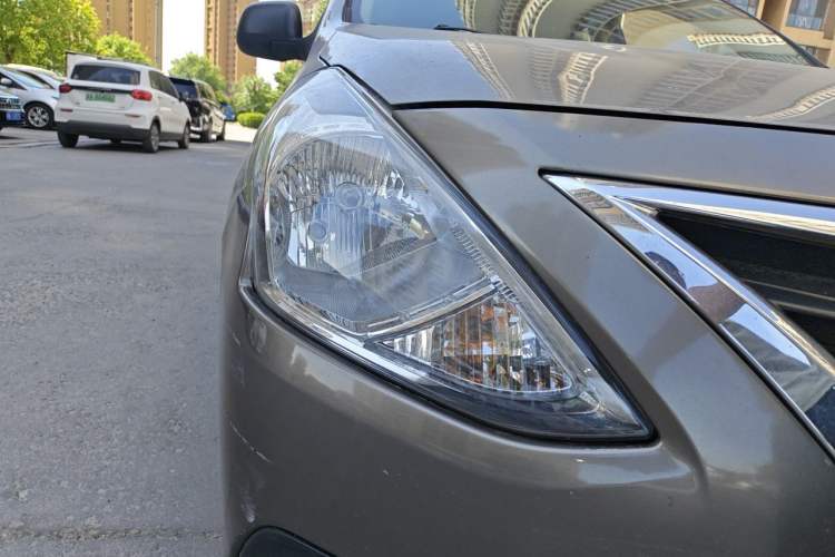 Used Nissan Sunny 2015 1.5XE CVT Comfort Edition Right Front Headlight
