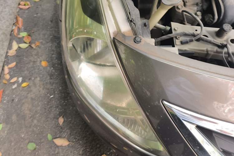 Used Nissan Sunny 2015 1.5XE Manual Comfort Edition Right Front Headlight