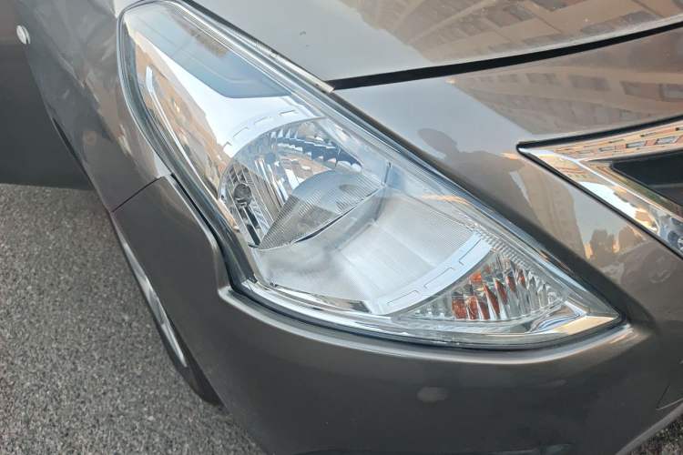 Used Nissan Sunny 2015 1.5XE CVT Comfort Edition Right Front Headlight