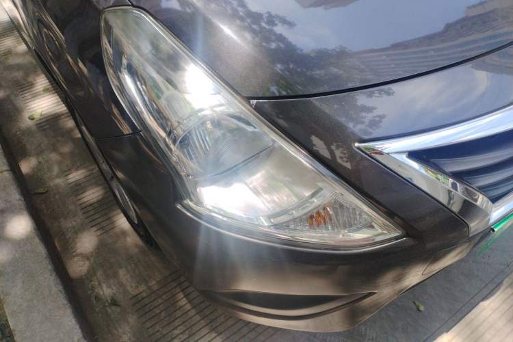 Used Nissan Sunny 2015 1.5XE Manual Comfort Edition Right Front Headlight