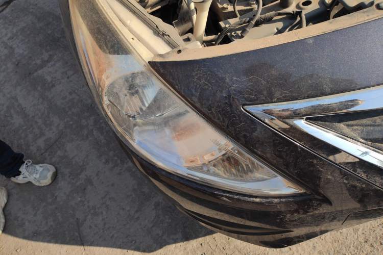 Used Nissan Sunny 2015 1.5XE Manual Comfort Edition Right Front Headlight