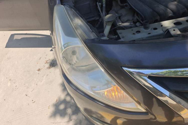 Used Nissan Sunny 2015 1.5XE Manual Comfort Edition Right Front Headlight