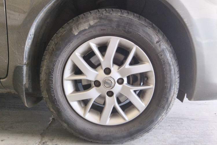 Used Nissan Sunny 2015 1.5XE CVT Comfort Edition Right Front Wheel Hub