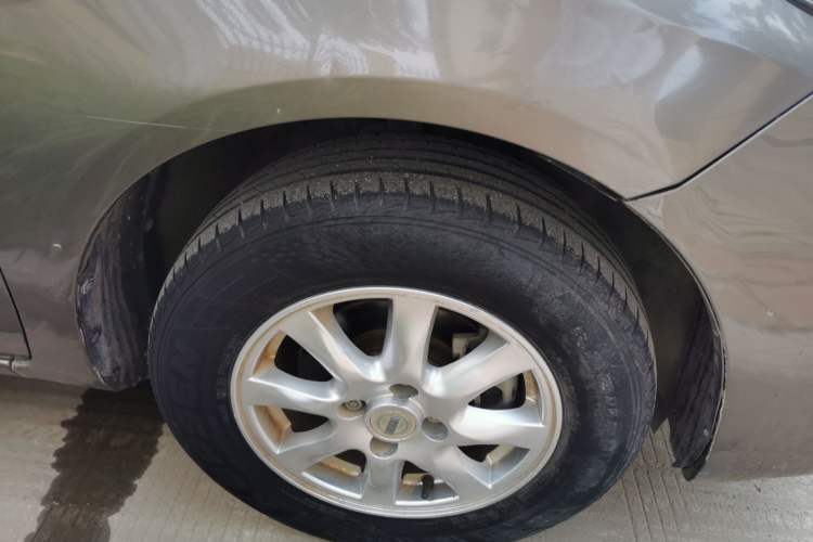 Used Nissan Sunny 2015 1.5XE Manual Comfort Edition Right Front Wheel Hub