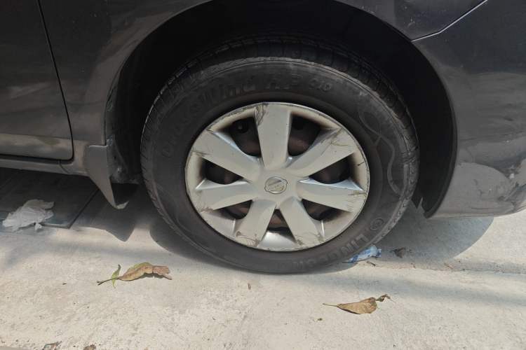 Used Nissan Sunny 2015 1.5XE Manual Elite Edition Right Front Wheel Hub