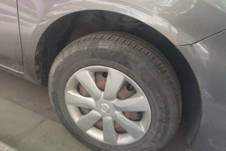 Used Nissan Sunny 2015 1.5XE Manual Elite Edition Right Front Wheel Hub