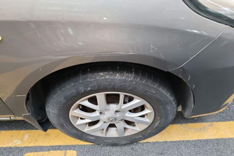 Used Nissan Sunny 2015 1.5XE CVT Comfort Edition Right Front Wheel Hub