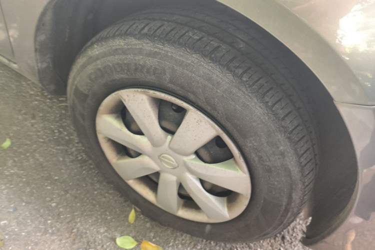 Used Nissan Sunny 2015 1.5XE Manual Comfort Edition Right Front Wheel Hub