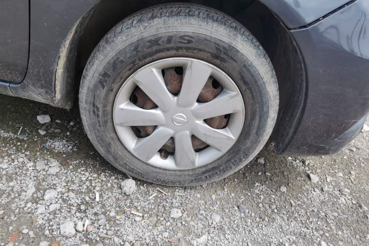 Used Nissan Sunny 2015 1.5XE CVT Comfort Edition Right Front Wheel Hub