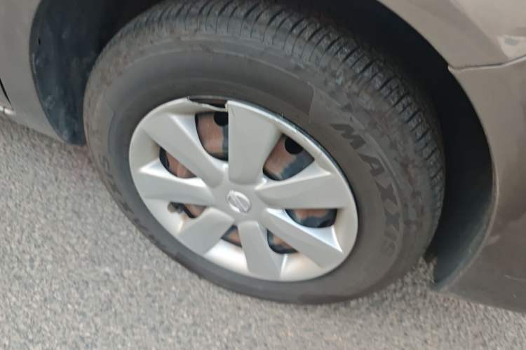 Used Nissan Sunny 2015 1.5XE CVT Comfort Edition Right Front Wheel Hub
