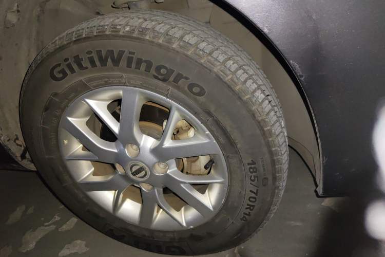Used Nissan Sunny 2015 1.5XE CVT Master Edition Right Front Wheel Hub
