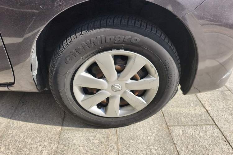 Used Nissan Sunny 2015 1.5XE CVT Master Edition Right Front Wheel Hub