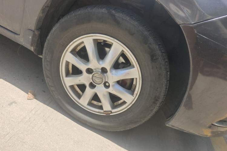 Used Nissan Sunny 2015 1.5XE Manual Comfort Edition Right Front Wheel Hub