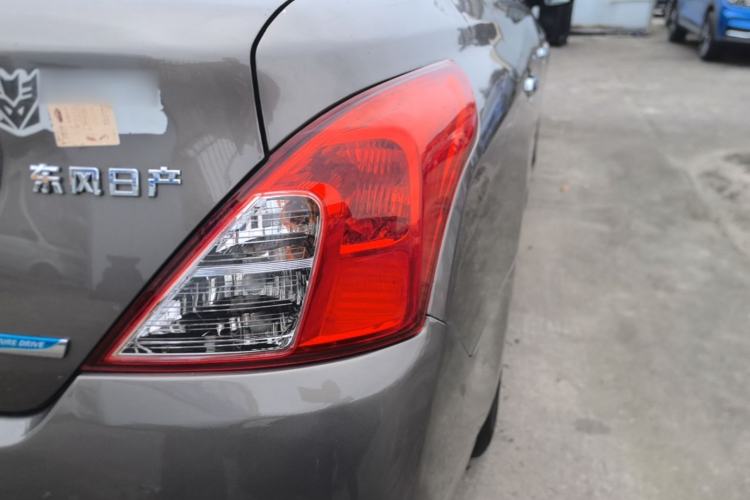 Used Nissan Sunny 2015 1.5XE Manual Master Edition Right Rear Taillight