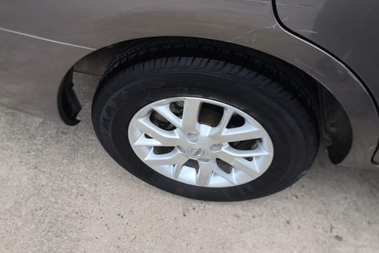 Used Nissan Sunny 2015 1.5XE Manual Master Edition Right Rear Wheel Hub
