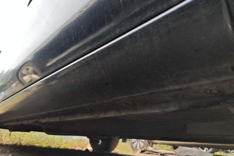 Used Nissan Sunny 2015 1.5XE CVT Comfort Edition Right Side Sill