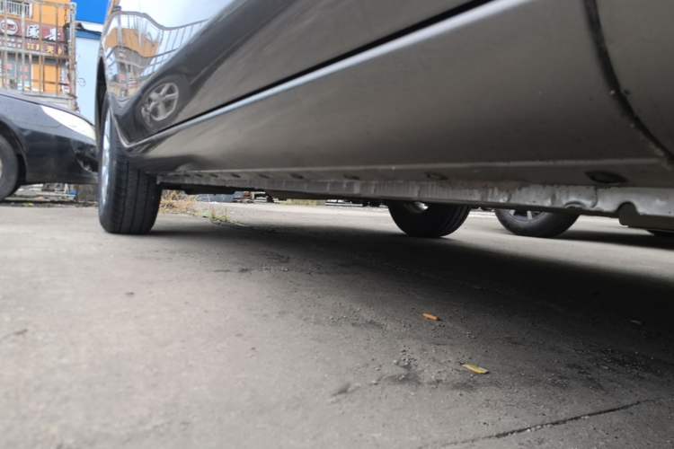Used Nissan Sunny 2015 1.5XE Manual Master Edition Right Side Sill