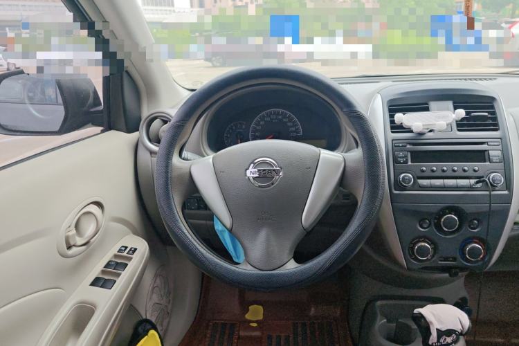 Used Nissan Sunny 2015 1.5XE CVT Master Edition Steering Wheel