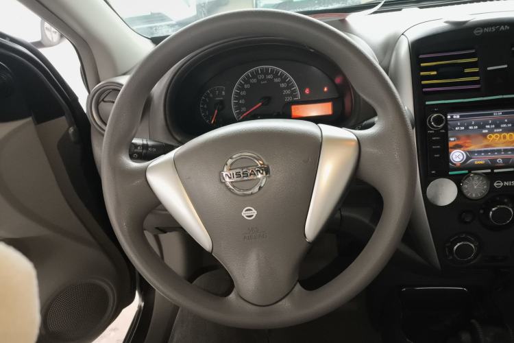 Used Nissan Sunny 2015 1.5XE CVT Master Edition Steering Wheel