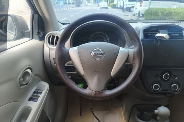 Used Nissan Sunny 2015 1.5XE CVT Comfort Edition Steering Wheel