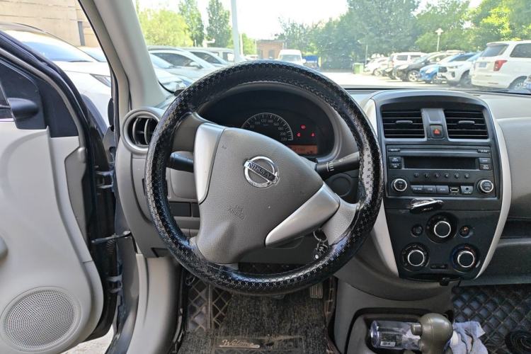 Used Nissan Sunny 2015 1.5XE CVT Comfort Edition Steering Wheel